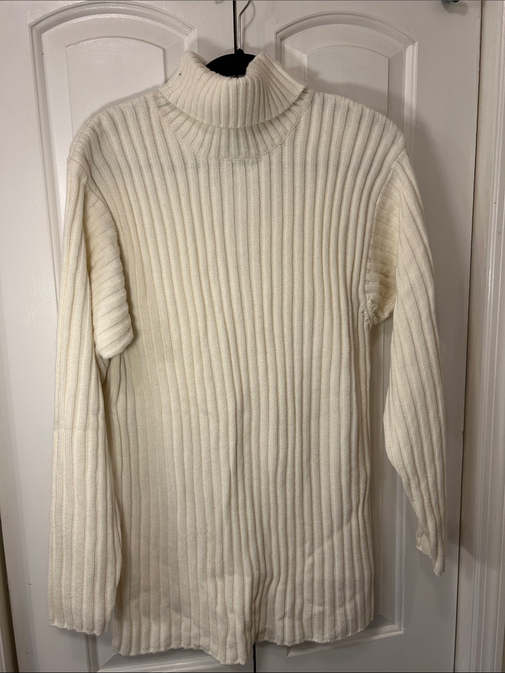 Women’s Cream Ribbed Turtleneck Sweater